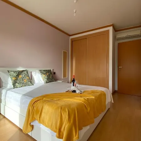 Apartment Apartamento Rua Do Sol By Localhosting